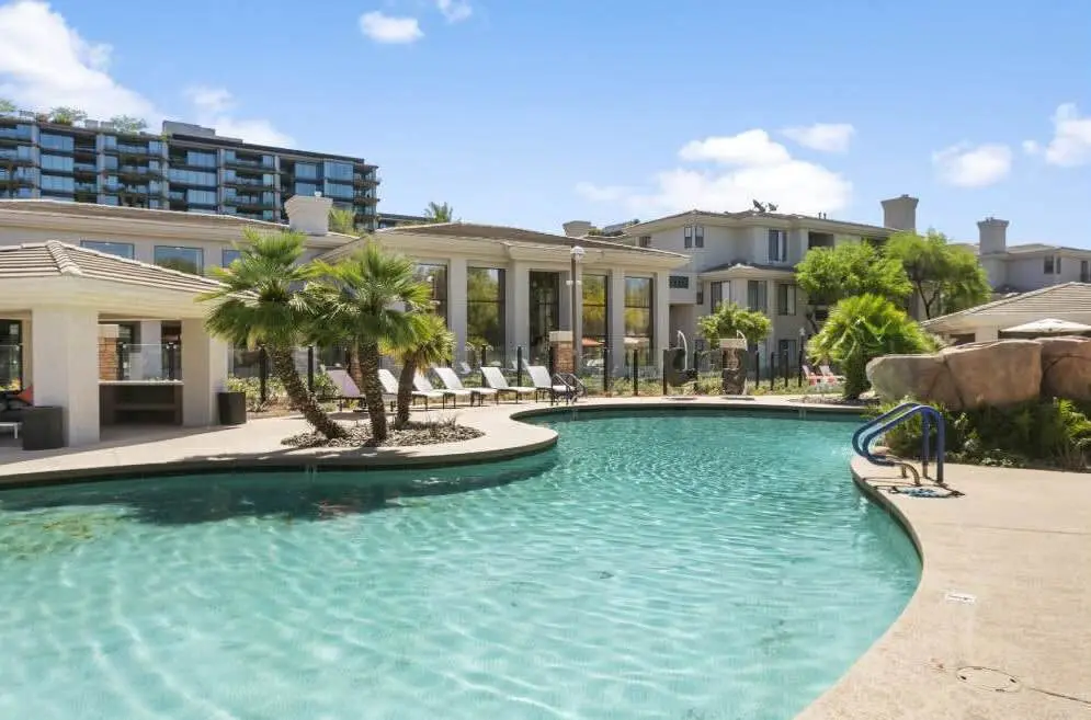 CozySuites 3BR/2BA Kierland Commons with pool