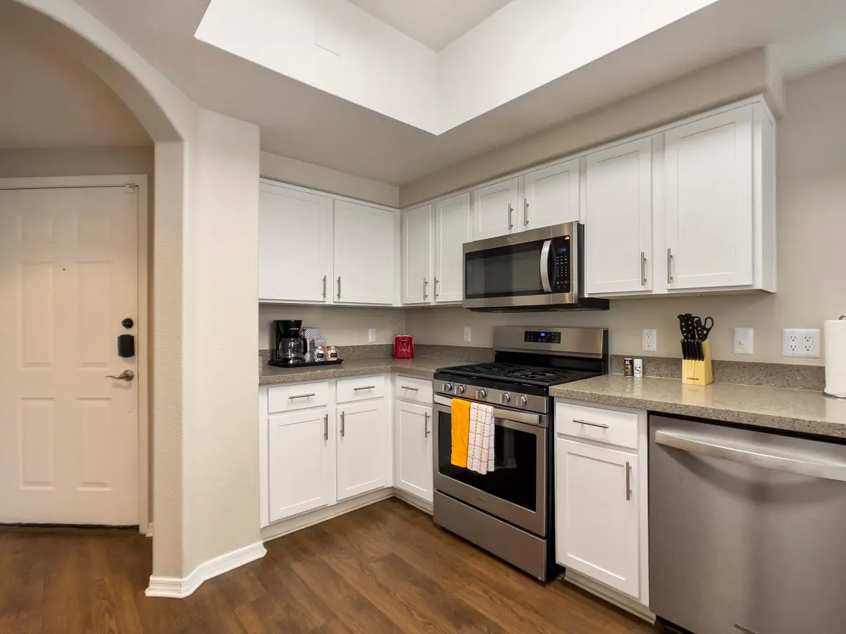 CozySuites 3BR/2BA Kierland Commons with pool