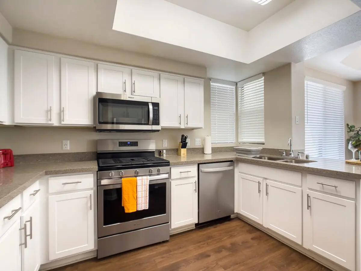 CozySuites 3BR/2BA Kierland Commons with pool