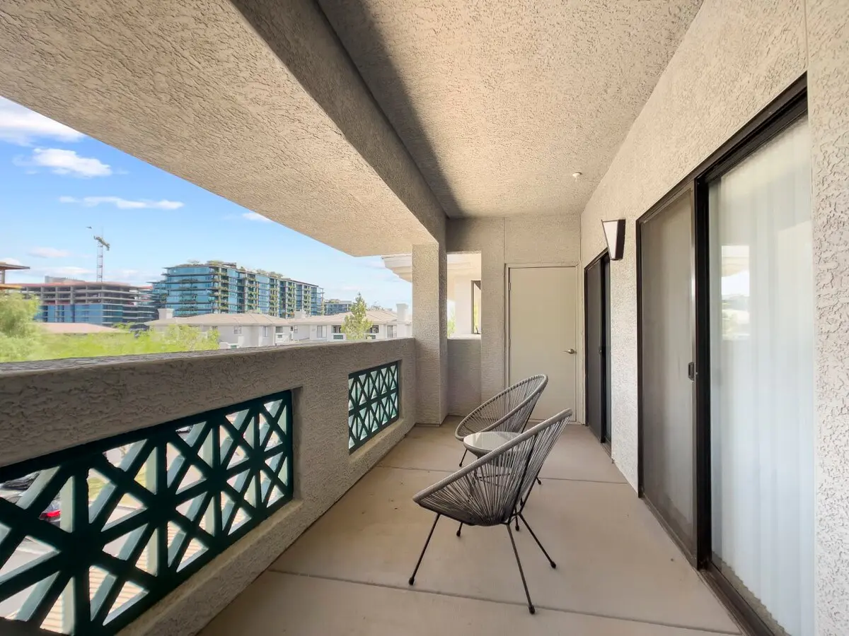 CozySuites 3BR/2BA Kierland Commons with pool