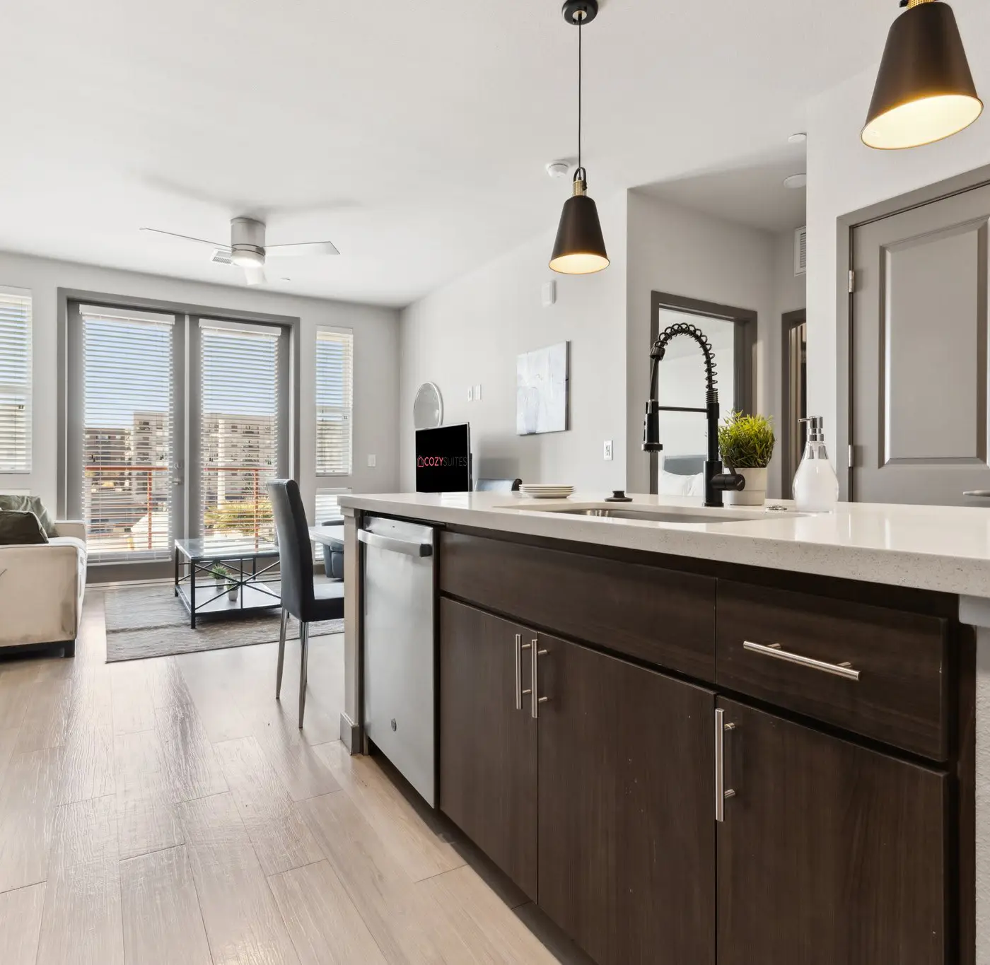 CozySuites PHX RORO Pool, Pets, Gym! 1BR