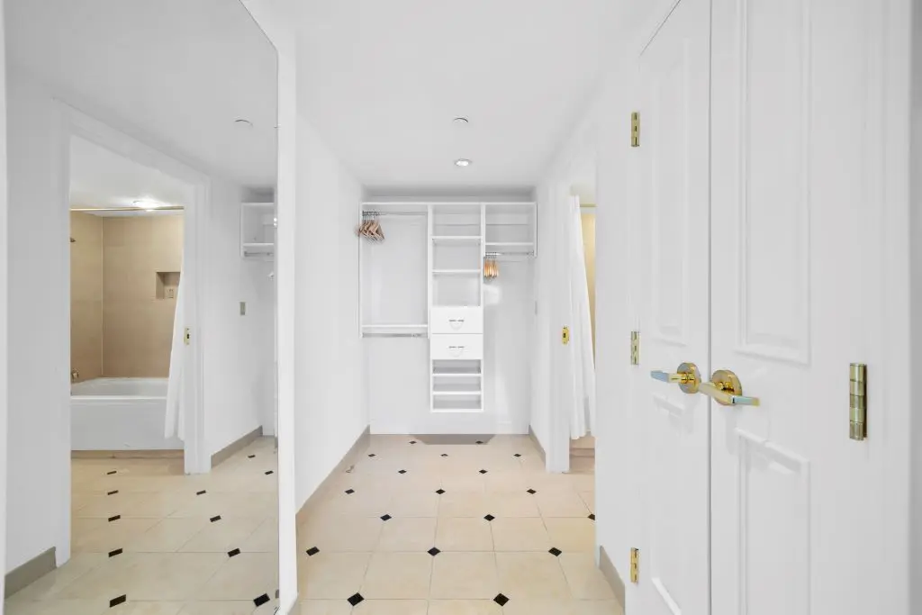 1BR 2BA Condo | CozySuites at Showboat