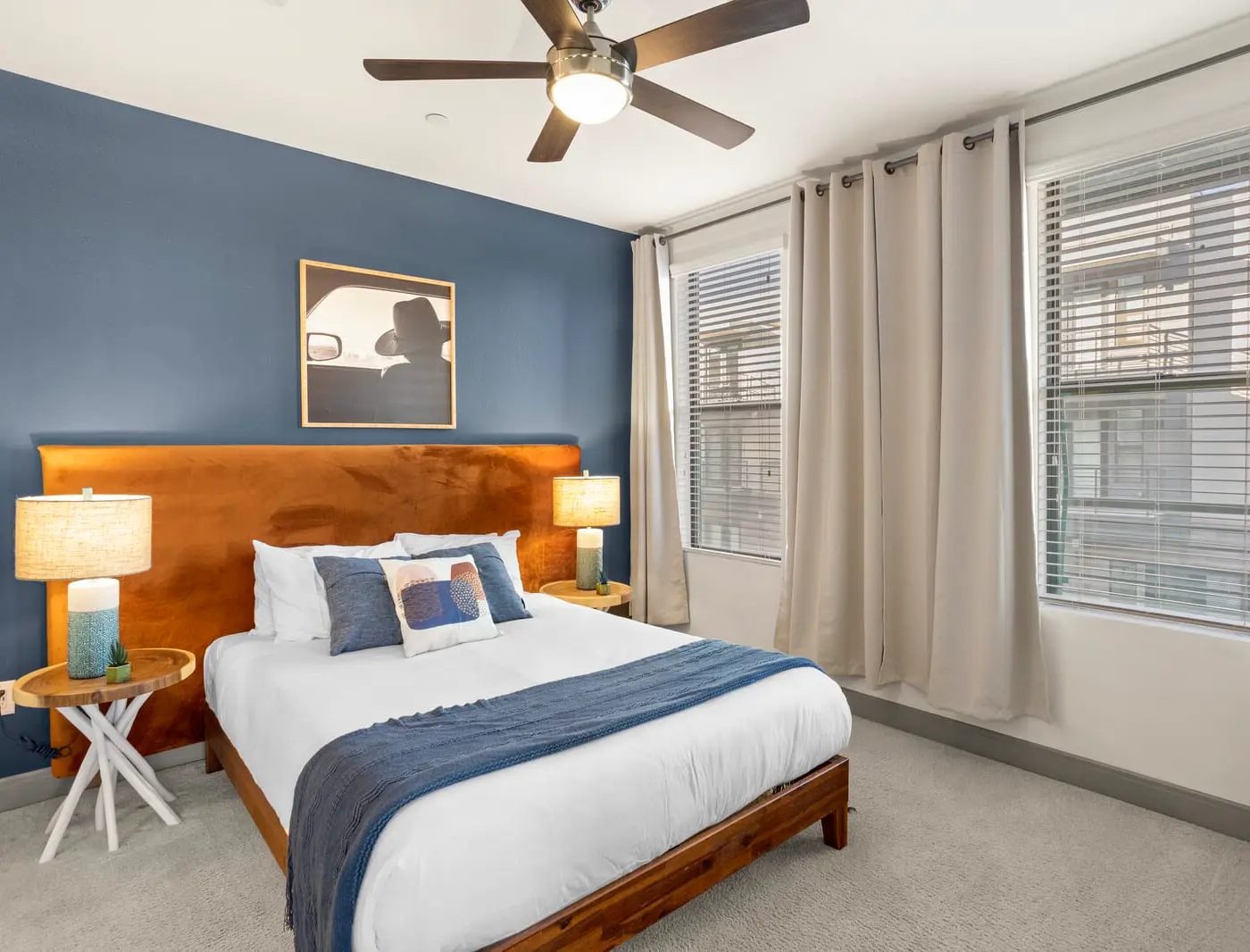 CozySuites Modern Town Lake
