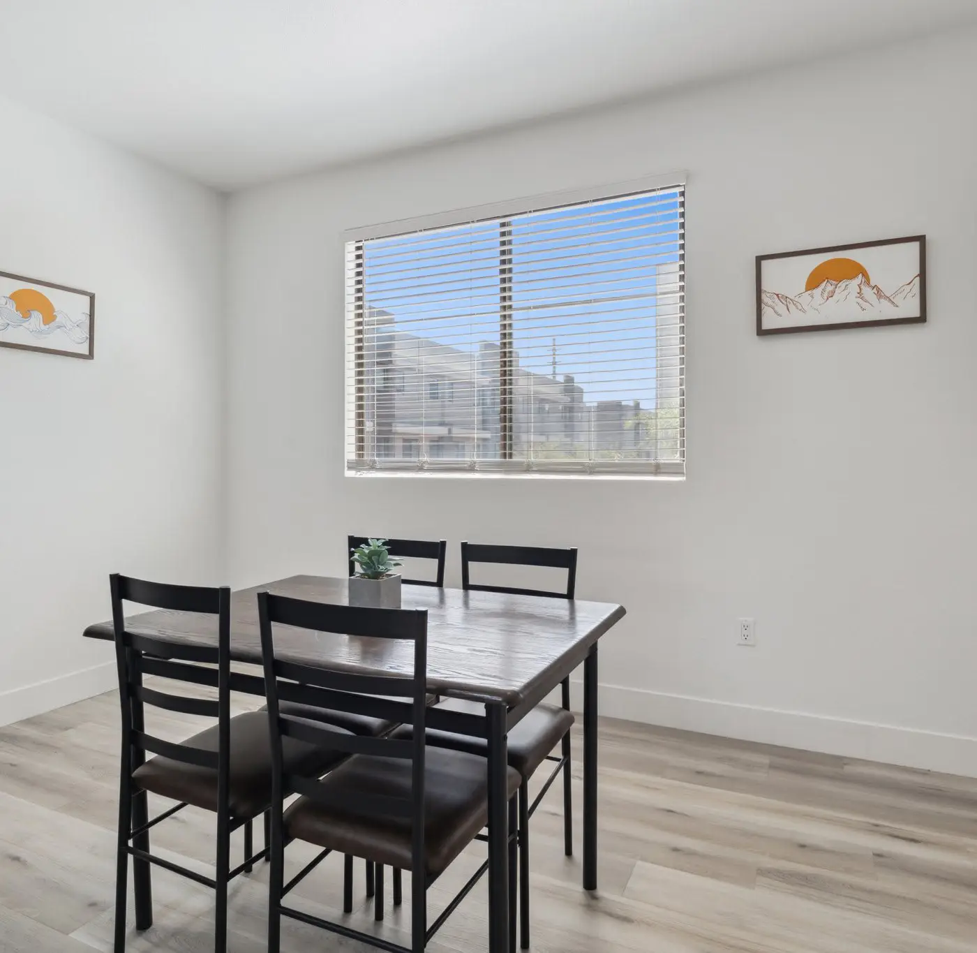 CozySuites Glendale  - Westgate 2Br2Ba