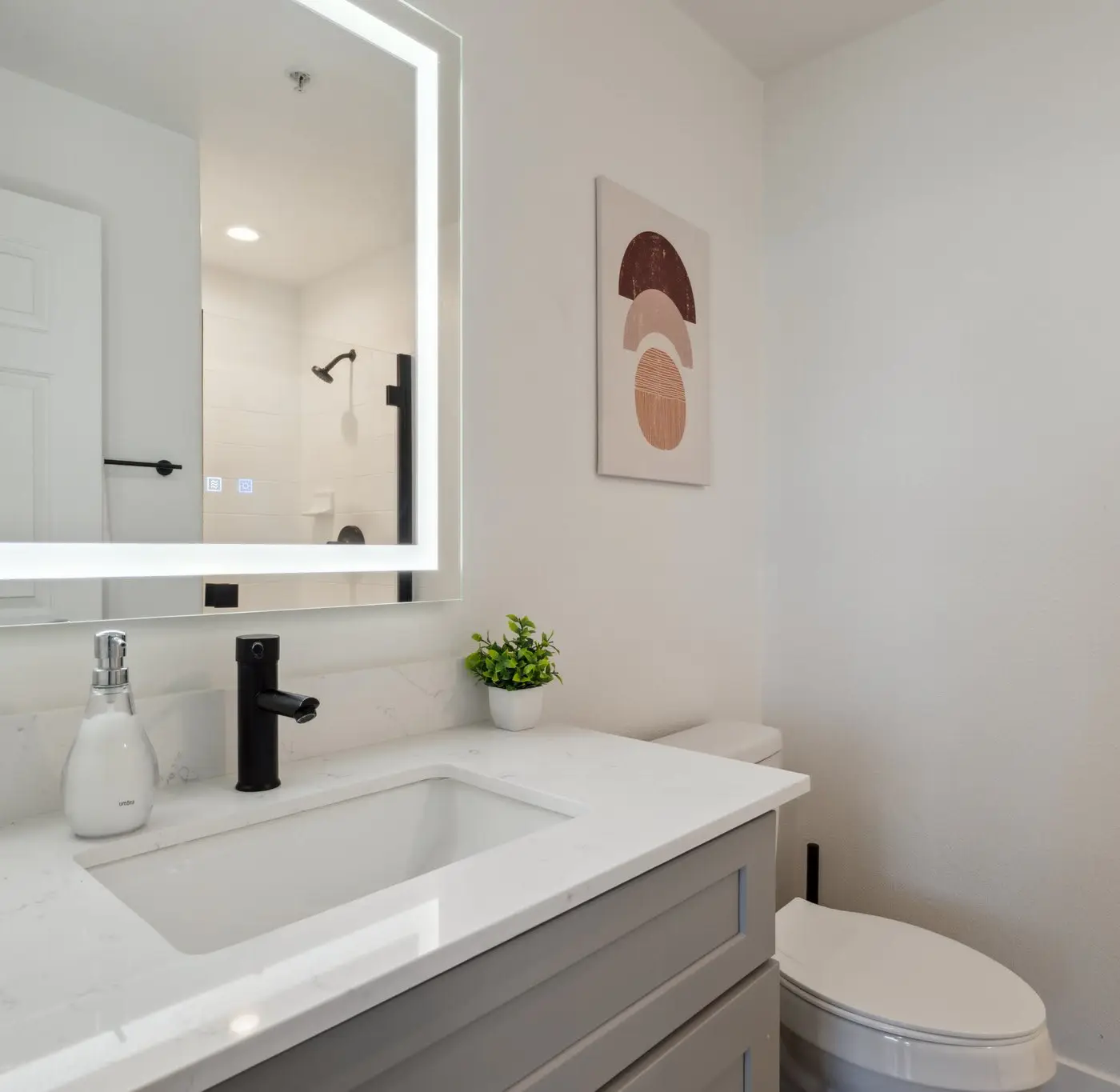 CozySuites Glendale  - Westgate 2Br2Ba