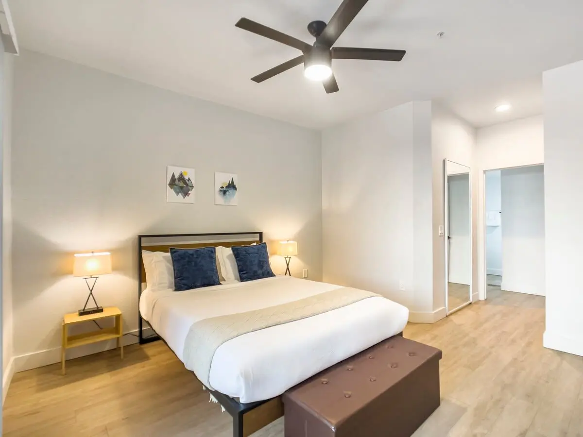 CozySuites 2BR/2BA at Kierland Commons