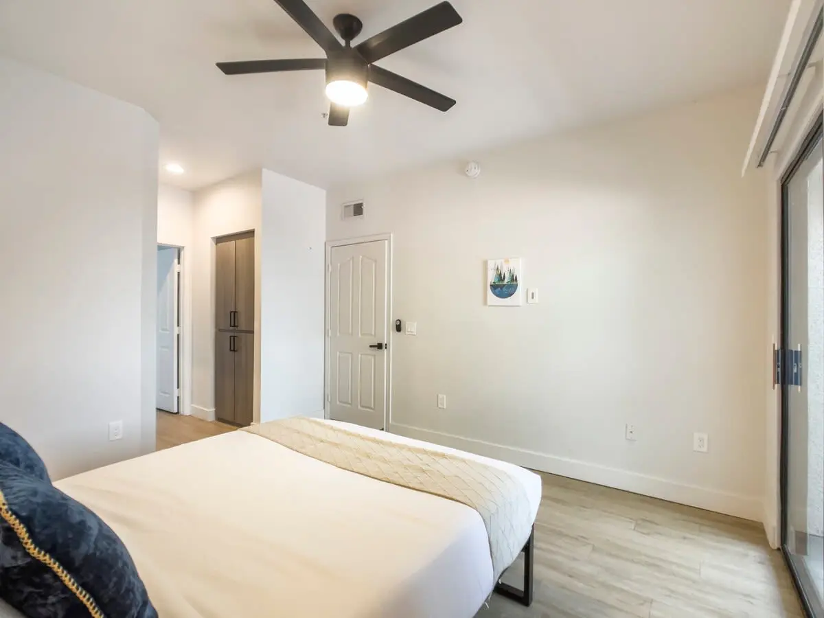 CozySuites 2BR/2BA at Kierland Commons