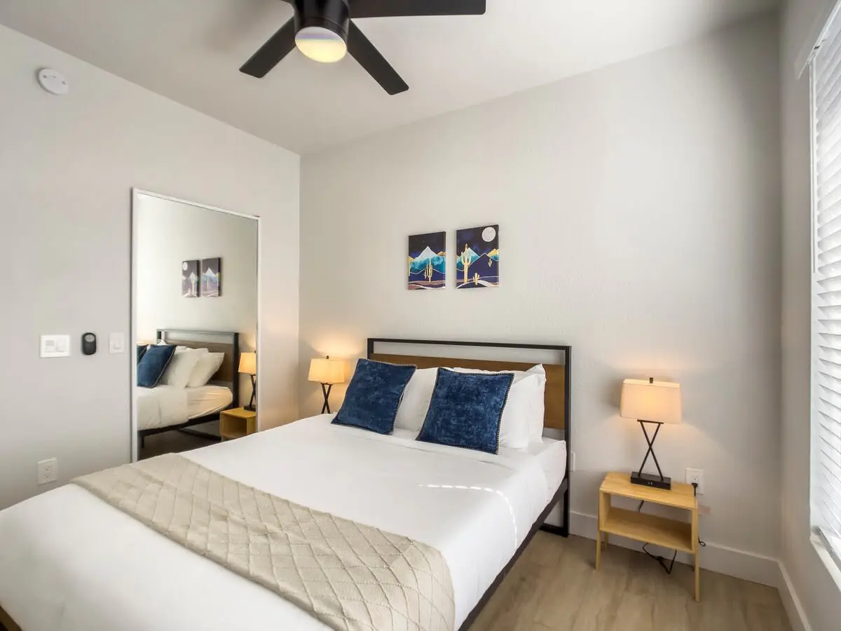 CozySuites 2BR/2BA at Kierland Commons