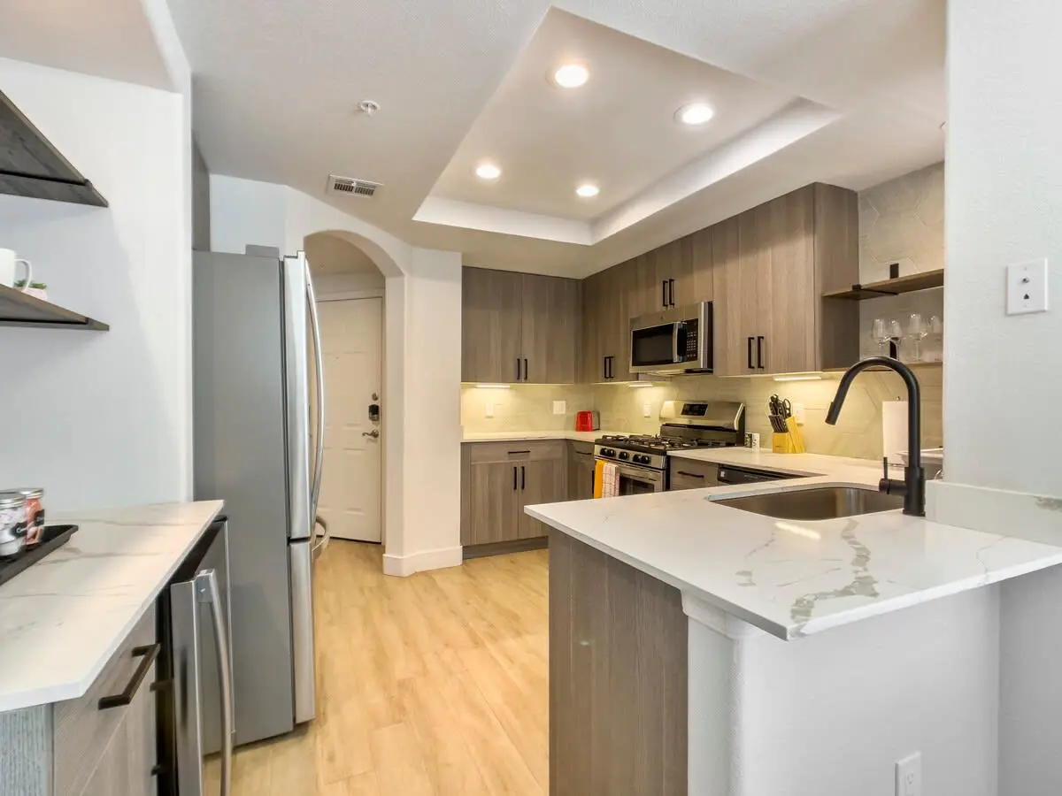 CozySuites 2BR/2BA at Kierland Commons