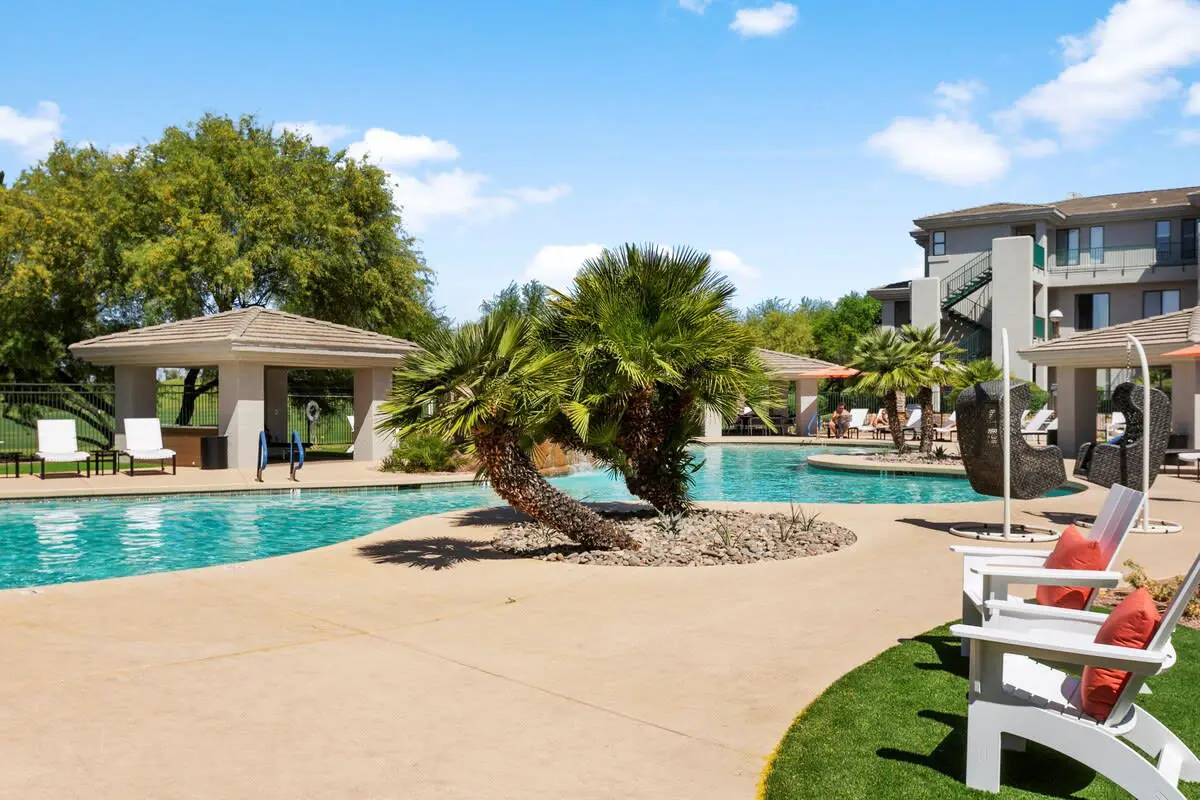 CozySuites 2BR/2BA at Kierland Commons