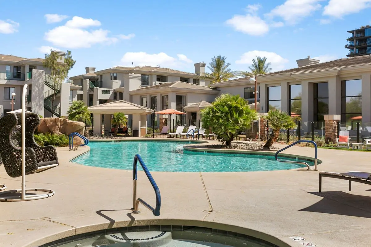 CozySuites 2BR/2BA at Kierland Commons