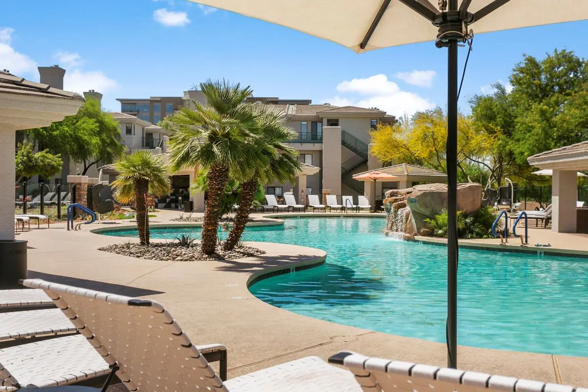 CozySuites 2BR/2BA at Kierland Commons