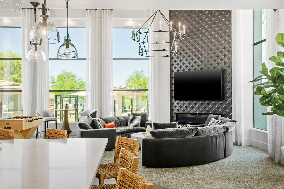 CozySuites 2BR/2BA at Kierland Commons