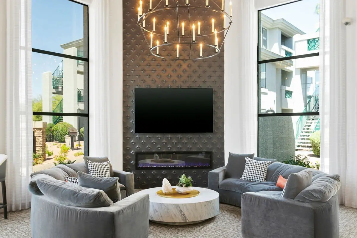 CozySuites 2BR/2BA at Kierland Commons