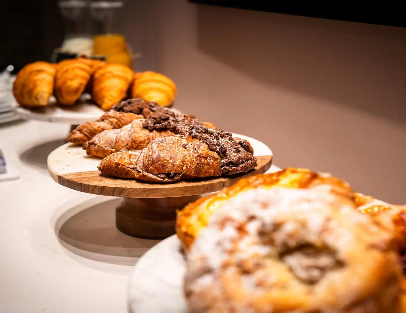 Roami at Century Plaza | Studio with breakfast 🥐!
