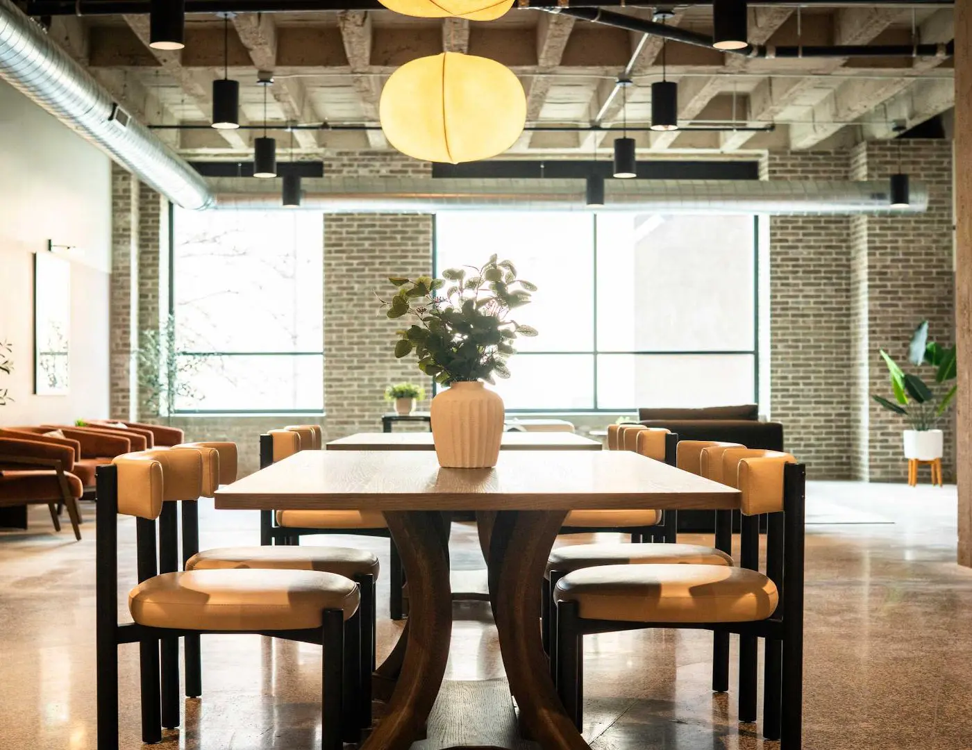 Roami at Century Plaza | Studio with breakfast 🥐!