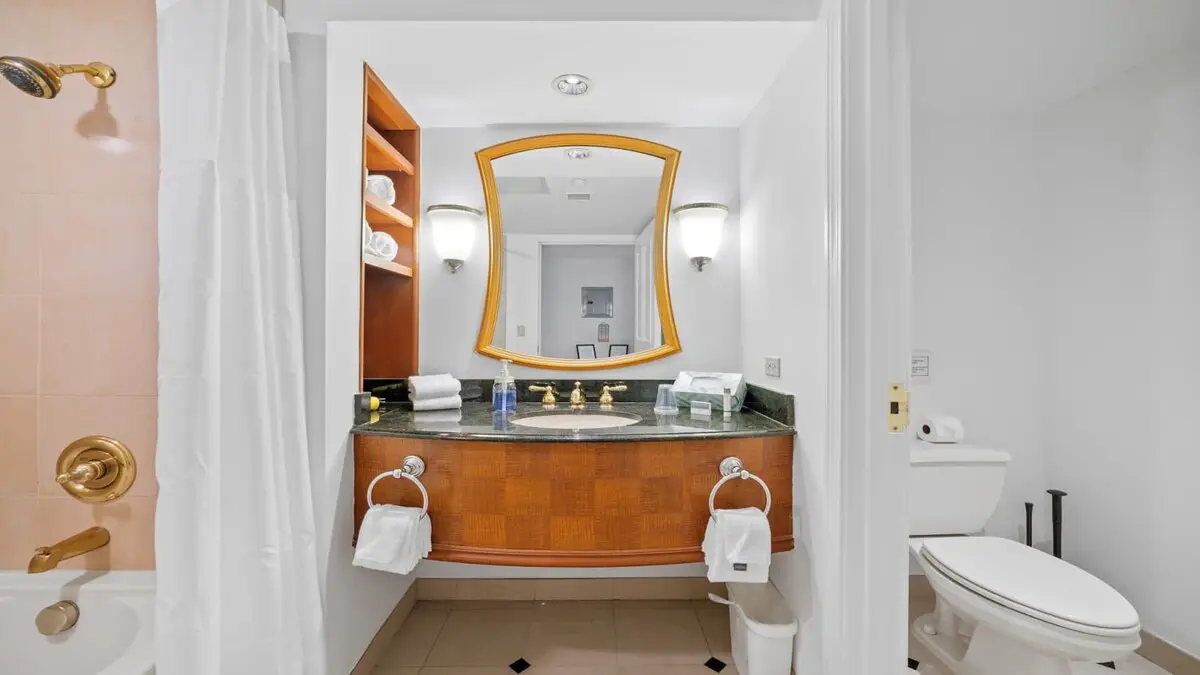 Sleep 4 Stylish Boardwalk CozySuites Studio