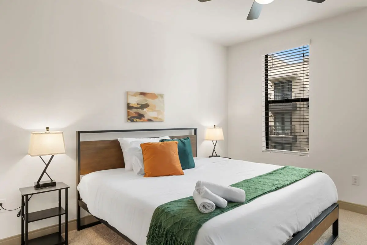 4BR TWO Modern CozySuites
