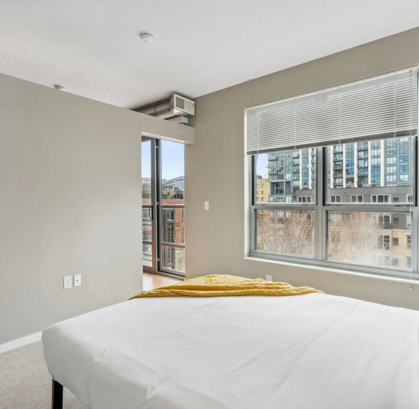 CozySuites 1BR Mill District with pool, gym