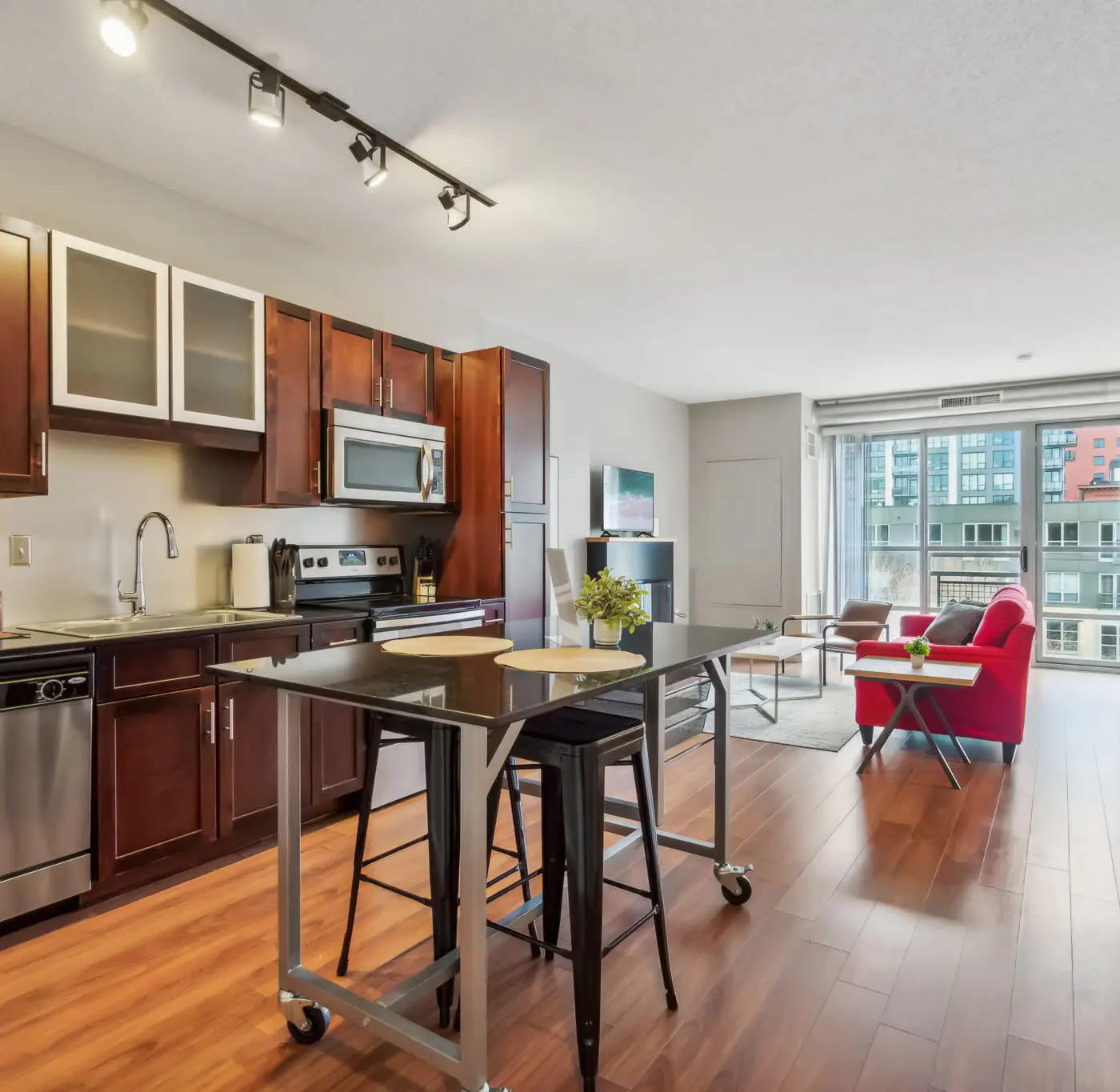 CozySuites 1BR Mill District with pool, gym