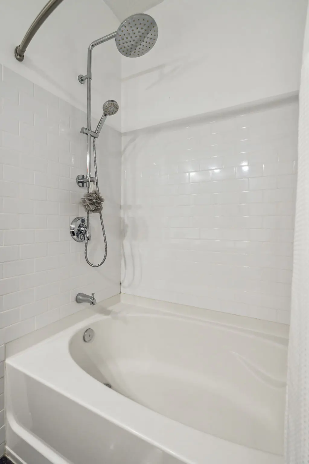 CozySuites 1BR Mill District with pool, gym