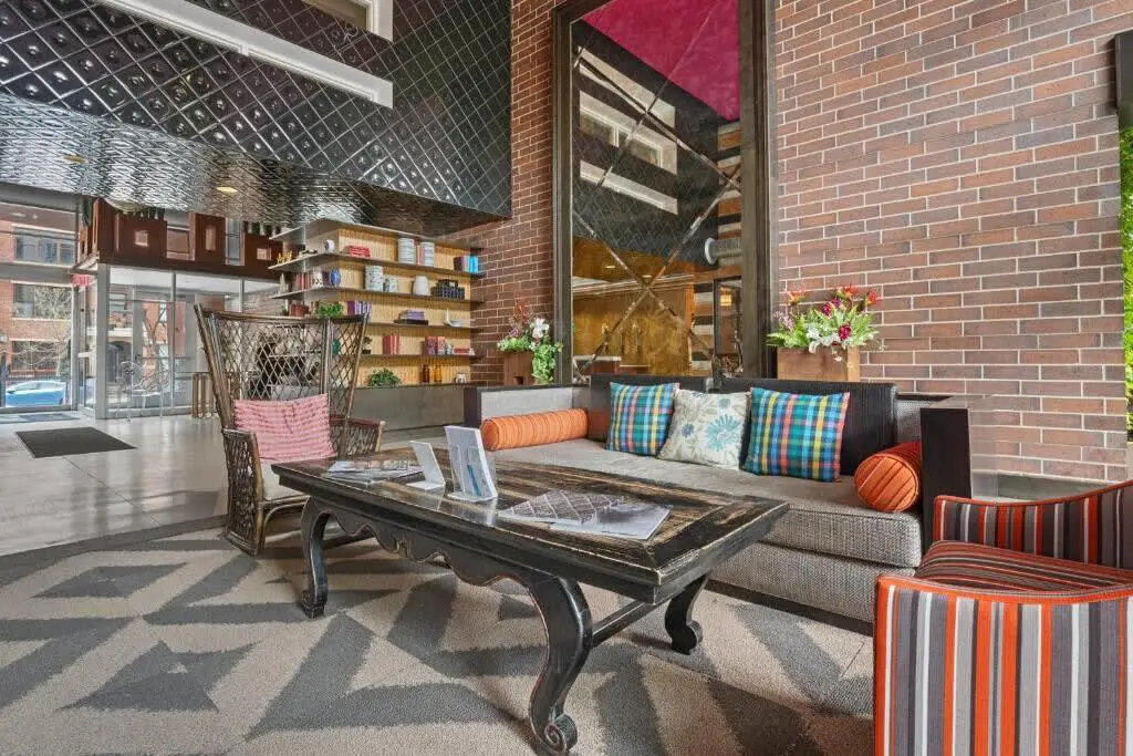 CozySuites 1BR Mill District with pool, gym