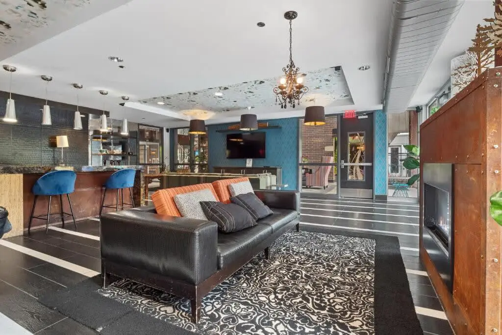 CozySuites 1BR Mill District with pool, gym
