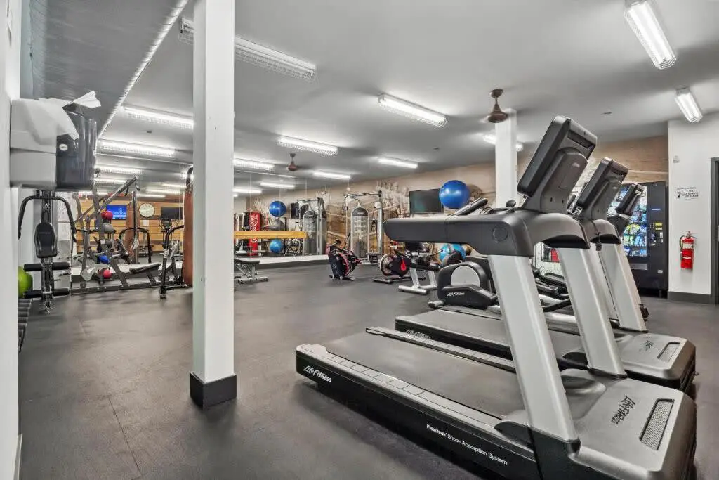 CozySuites 1BR Mill District with pool, gym