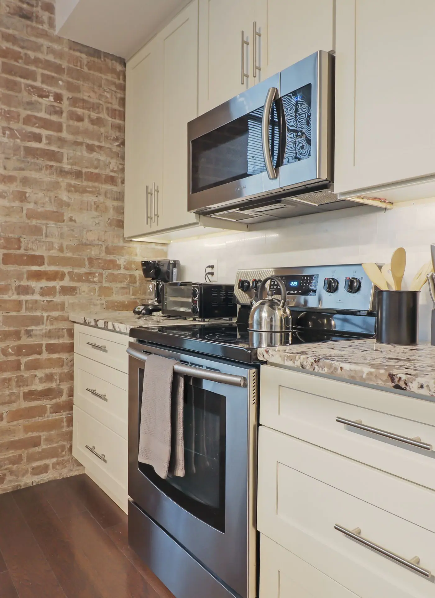Roami at Motorworks | Near Bourbon St. | 2BR/2BA