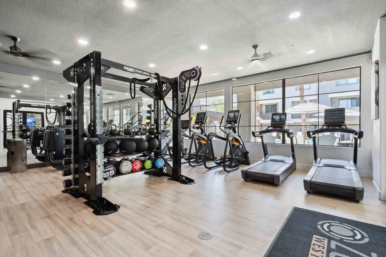 CozySuites Glendale  - Westgate w pool! 2BR