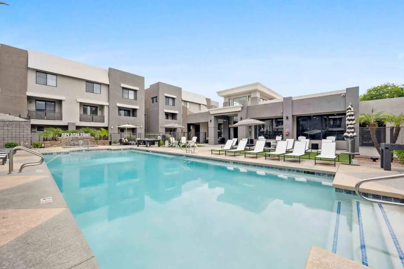 CozySuites Glendale  - Westgate w pool! 2BR
