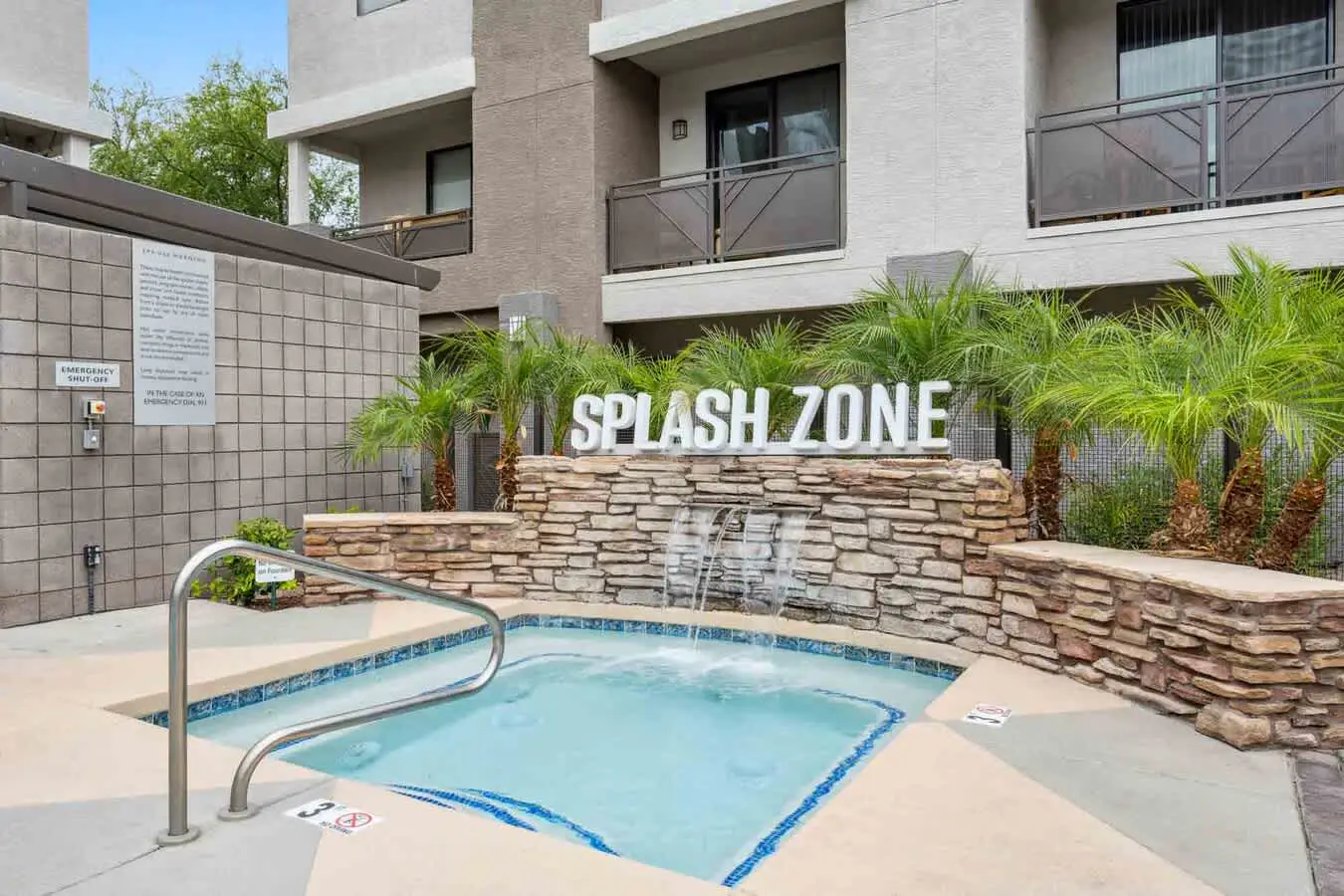 CozySuites Glendale  - Westgate w pool! 2BR