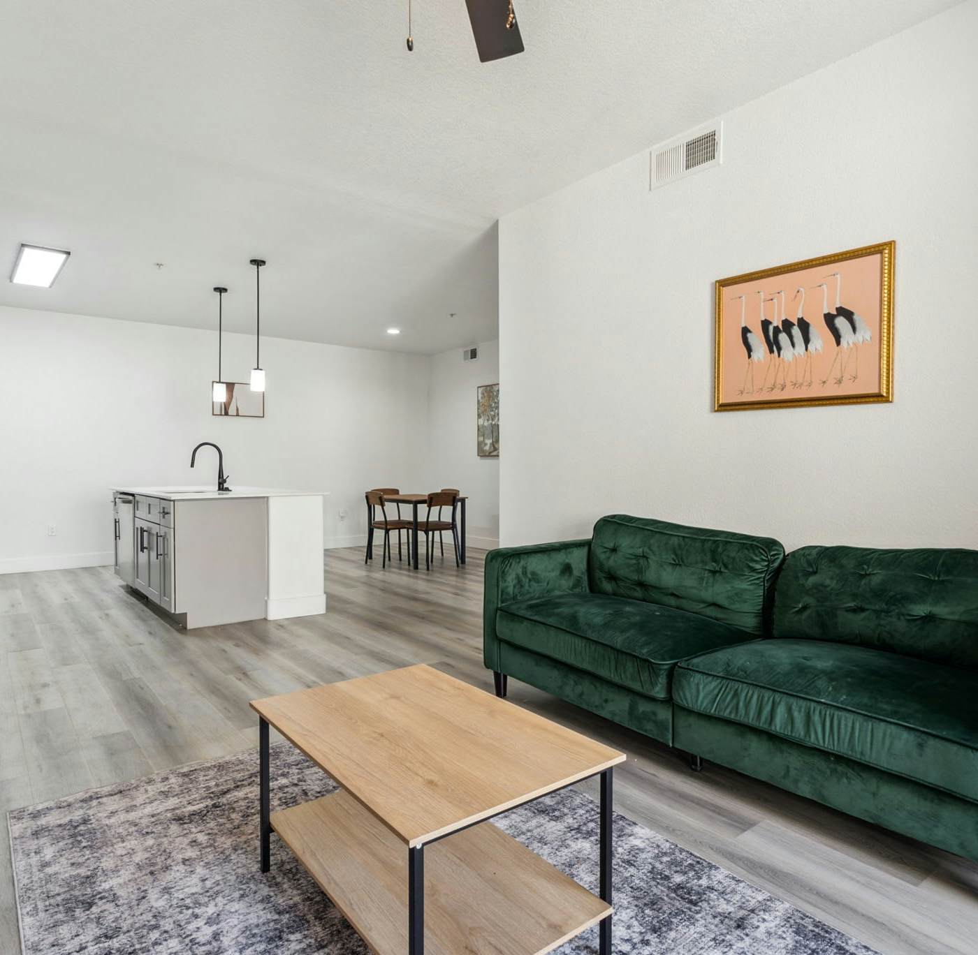 CozySuites Glendale  - Westgate w pool! 2BR