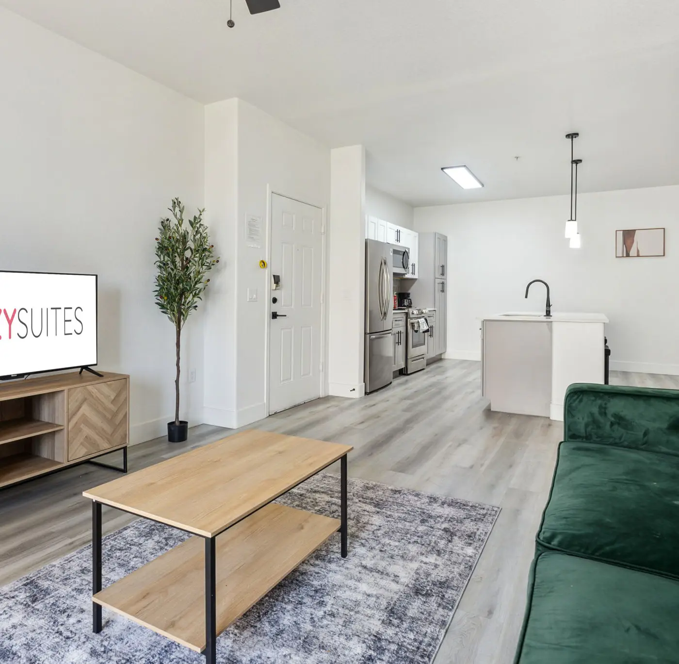 CozySuites Glendale  - Westgate w pool! 2BR