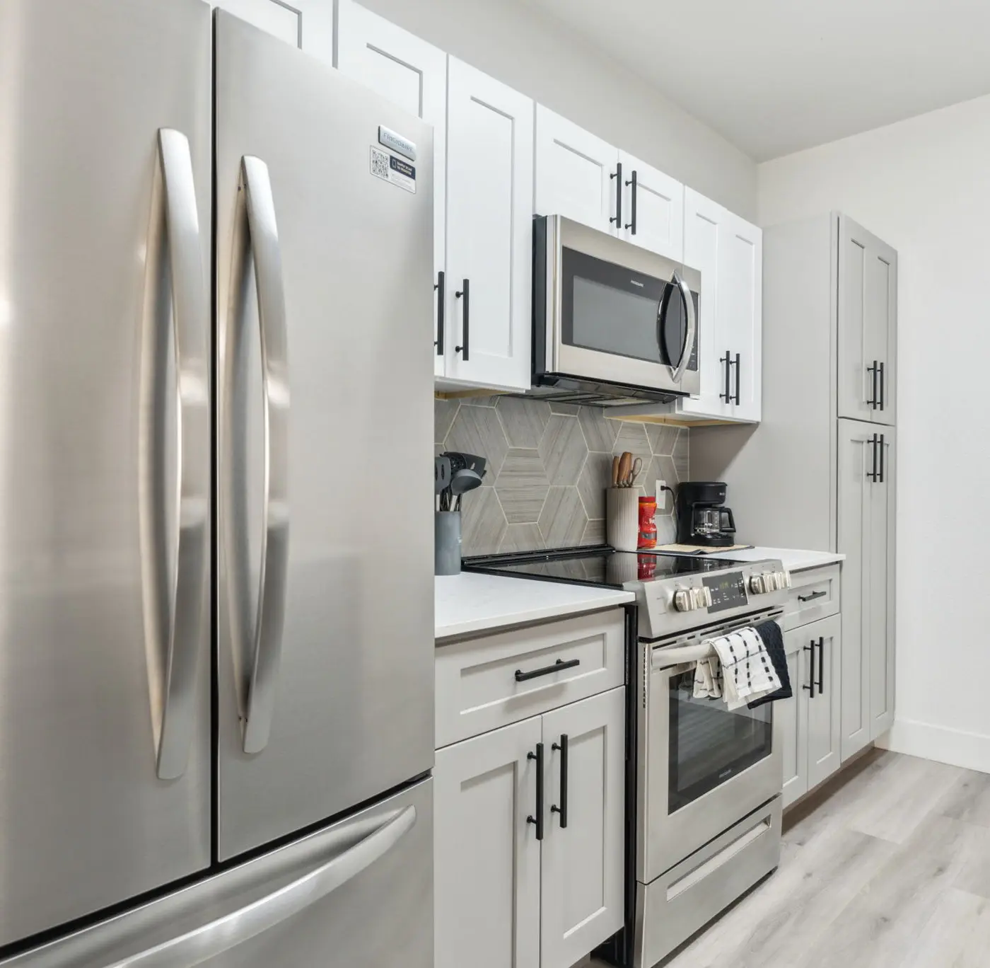 CozySuites Glendale  - Westgate w pool! 2BR