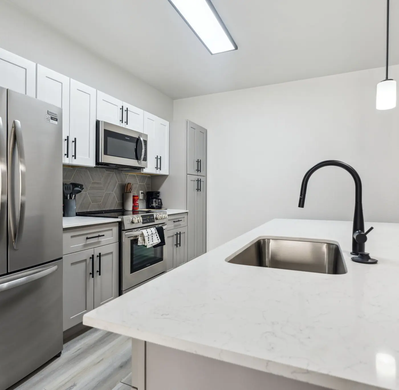CozySuites Glendale  - Westgate w pool! 2BR