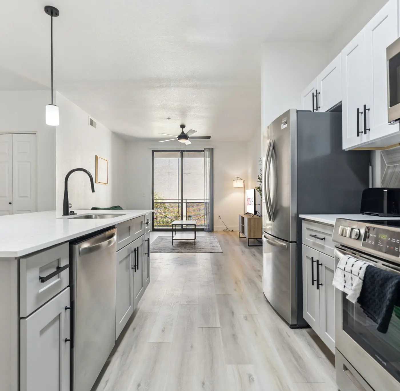 CozySuites Glendale  - Westgate w pool! 2BR