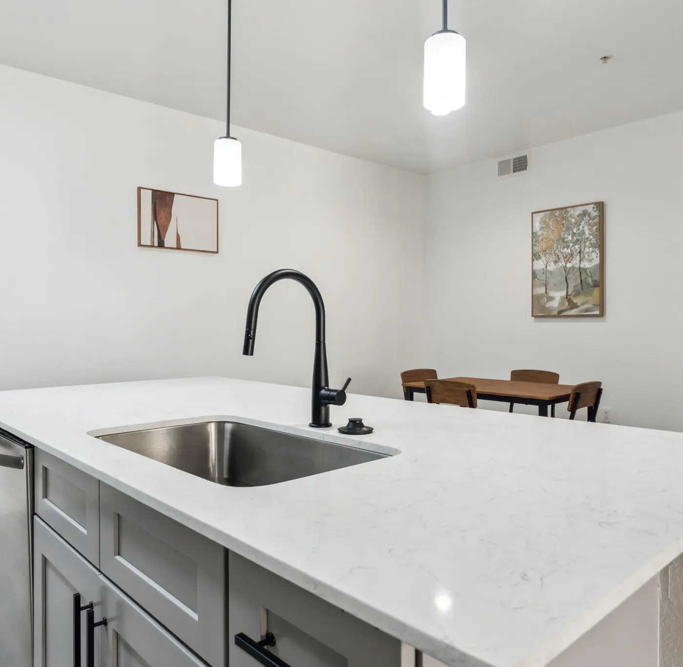 CozySuites Glendale  - Westgate w pool! 2BR