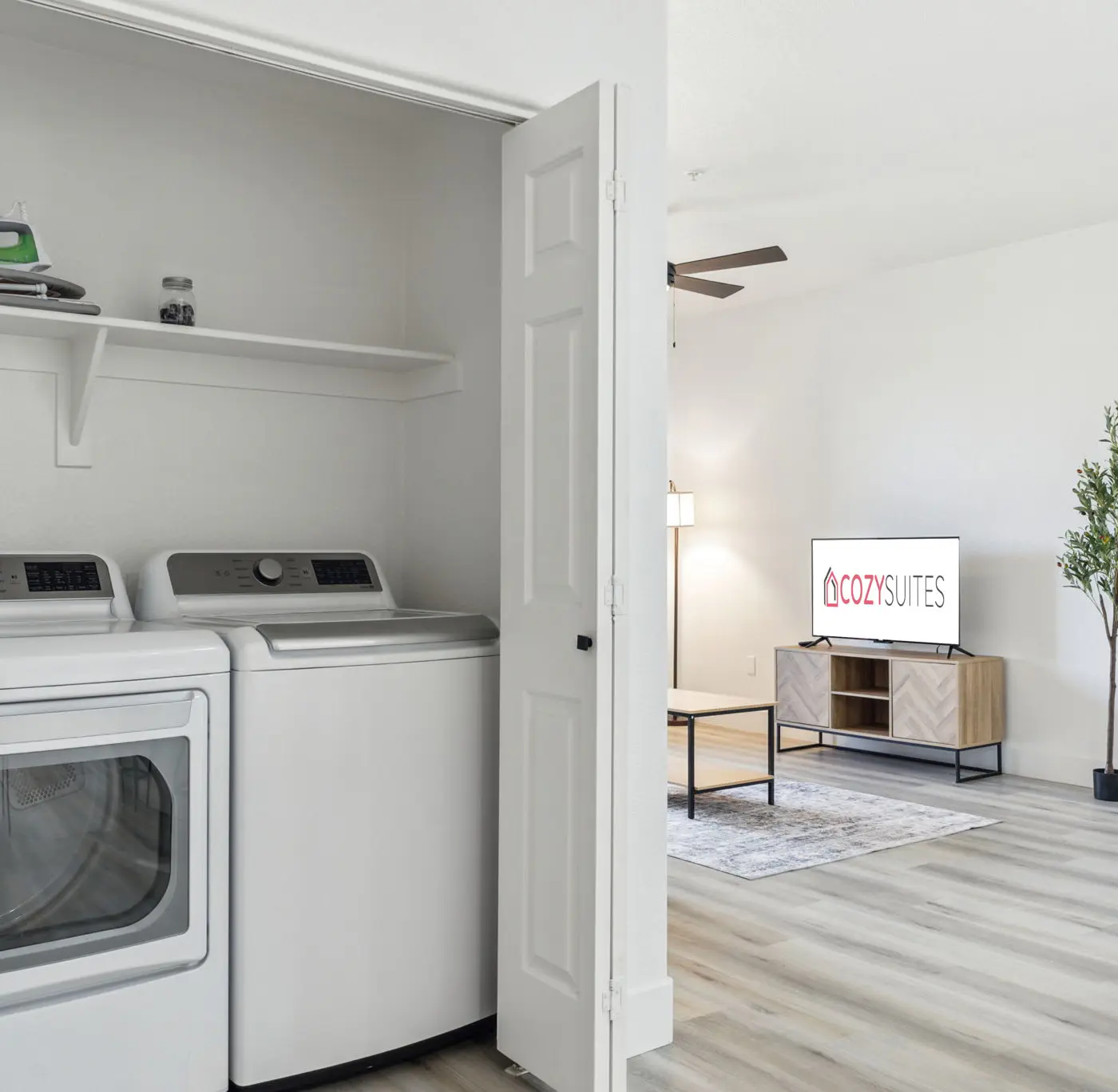 CozySuites Glendale  - Westgate w pool! 2BR