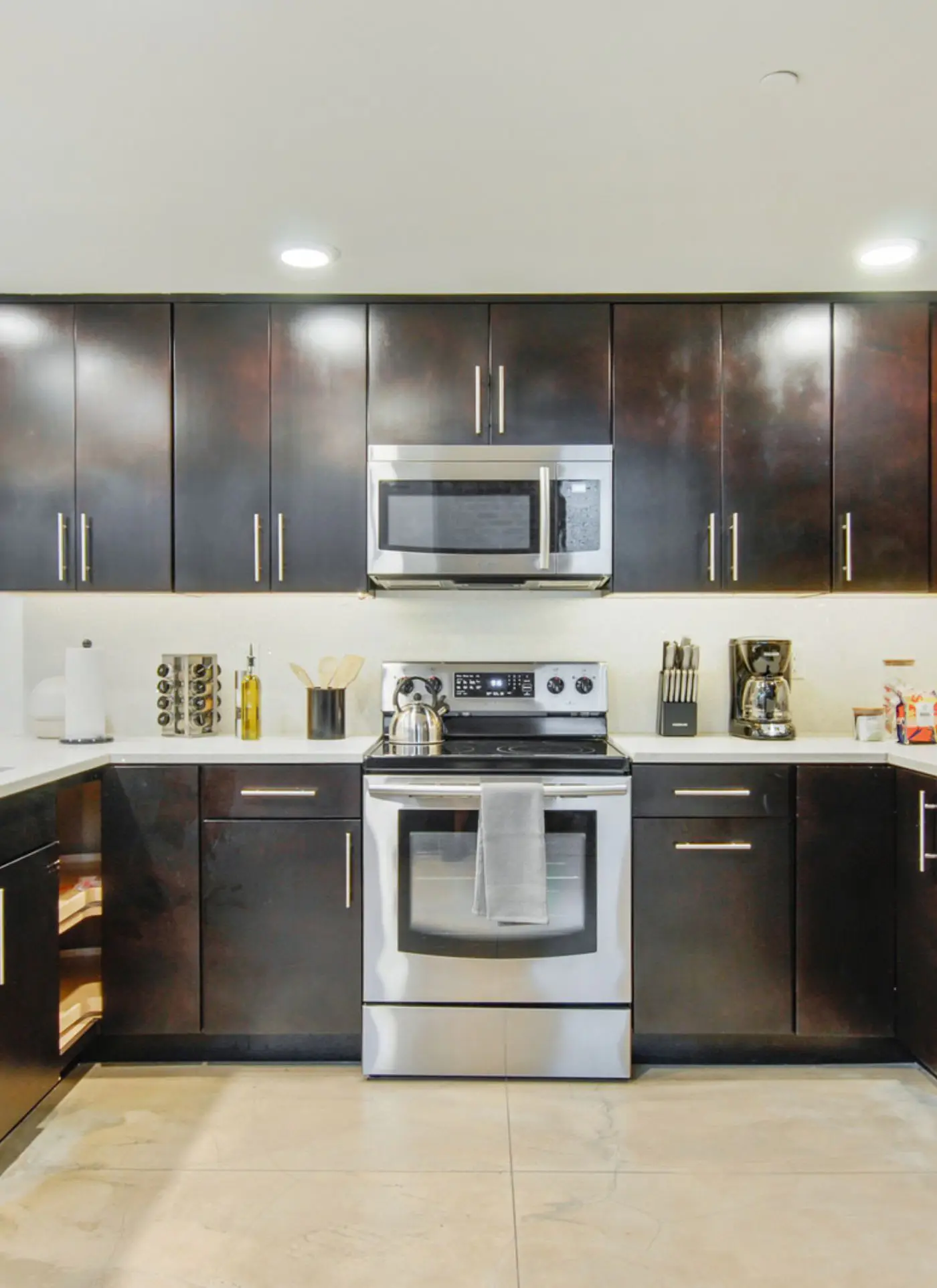 Roami at Motorworks | 2-Story | 1BR Superdome