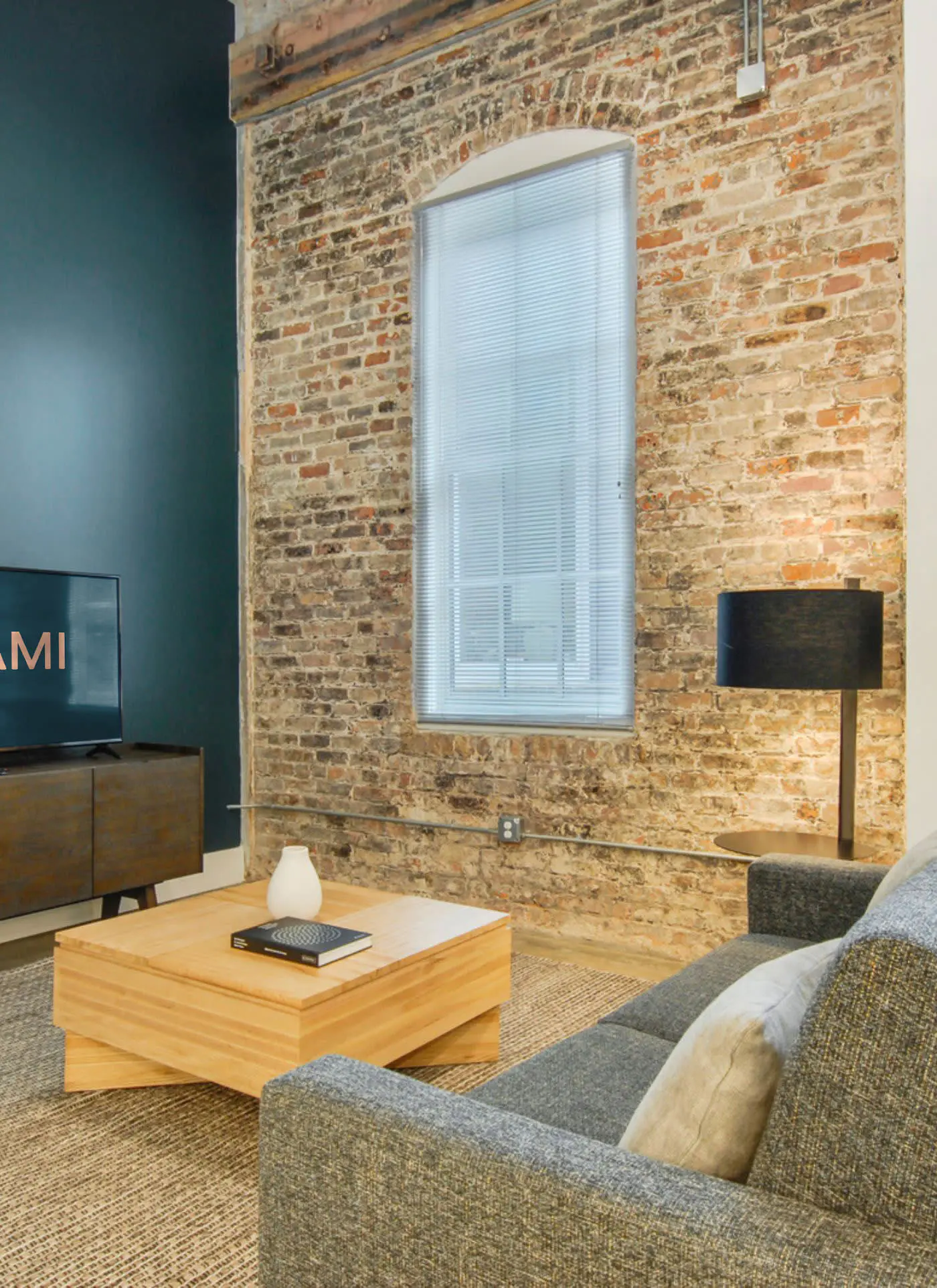 Roami at Motorworks | 2-Story | 1BR Superdome
