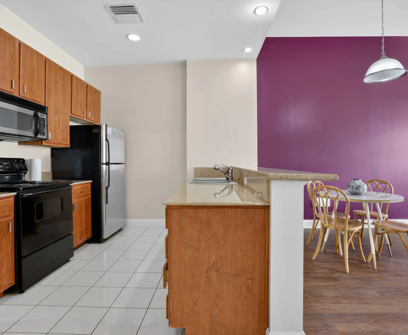 Roami at Duncan Plaza | 1BR Sleep 4