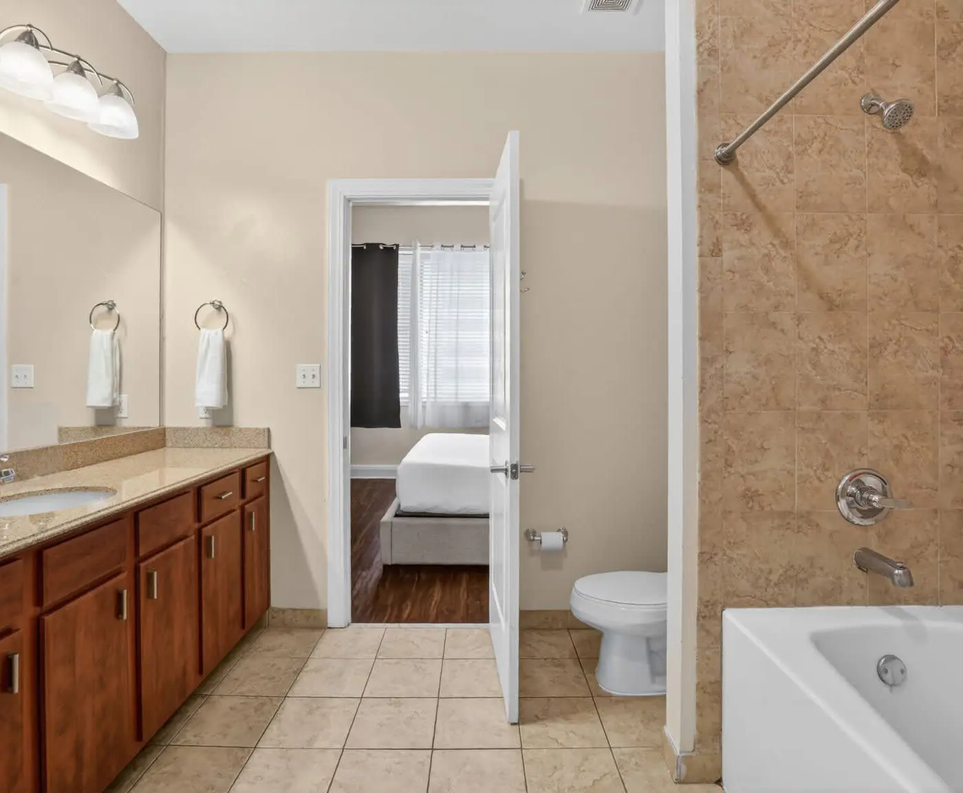 Roami at Duncan Plaza | 1BR Sleep 4