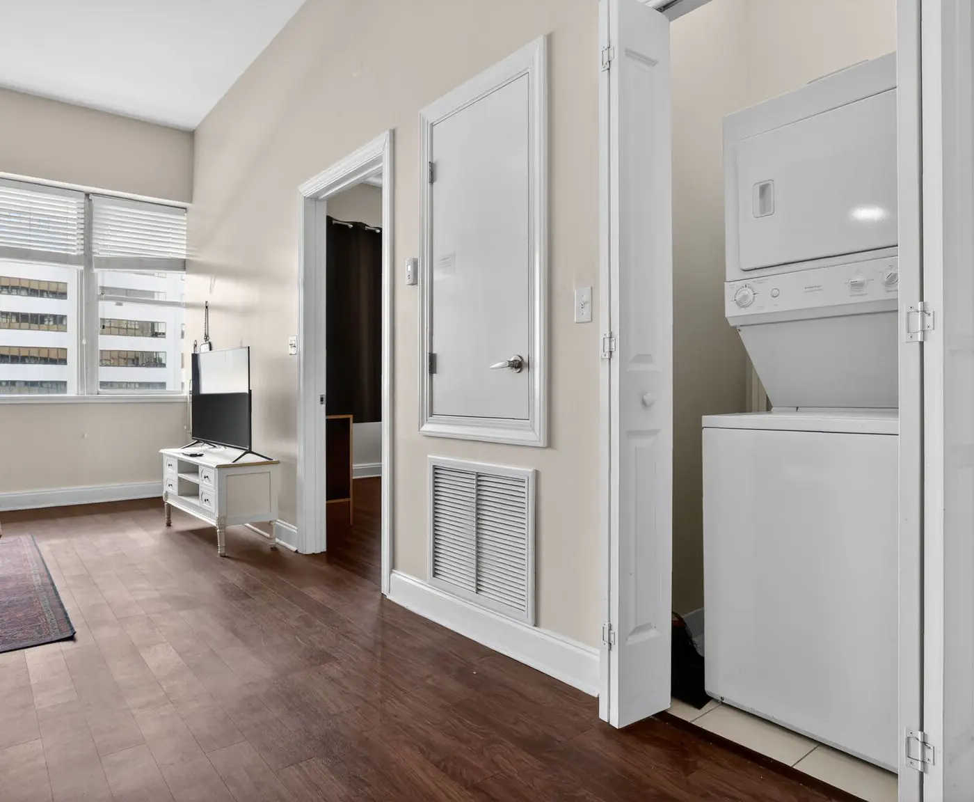 Roami at Duncan Plaza | 1BR Sleep 4