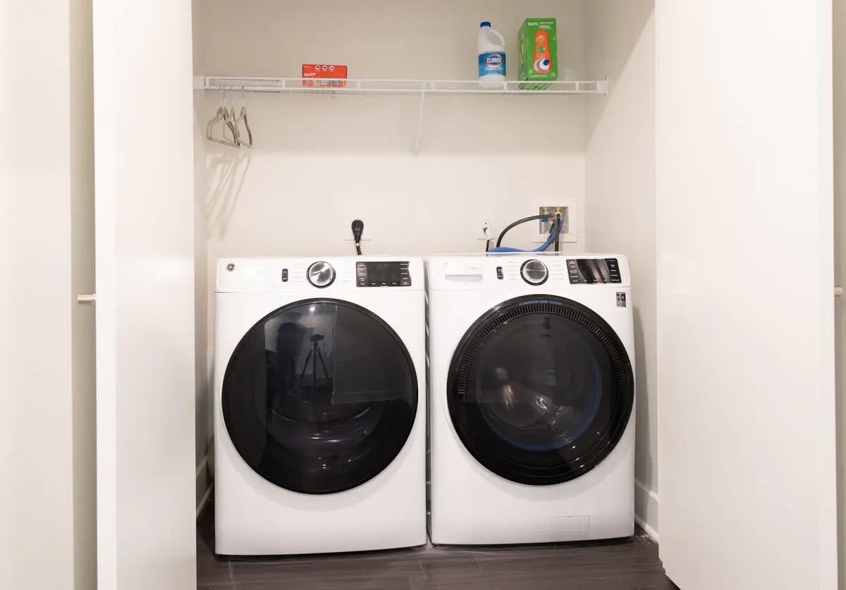 Cozysuites ArtCincy 2BR in Downtown Cincinnati