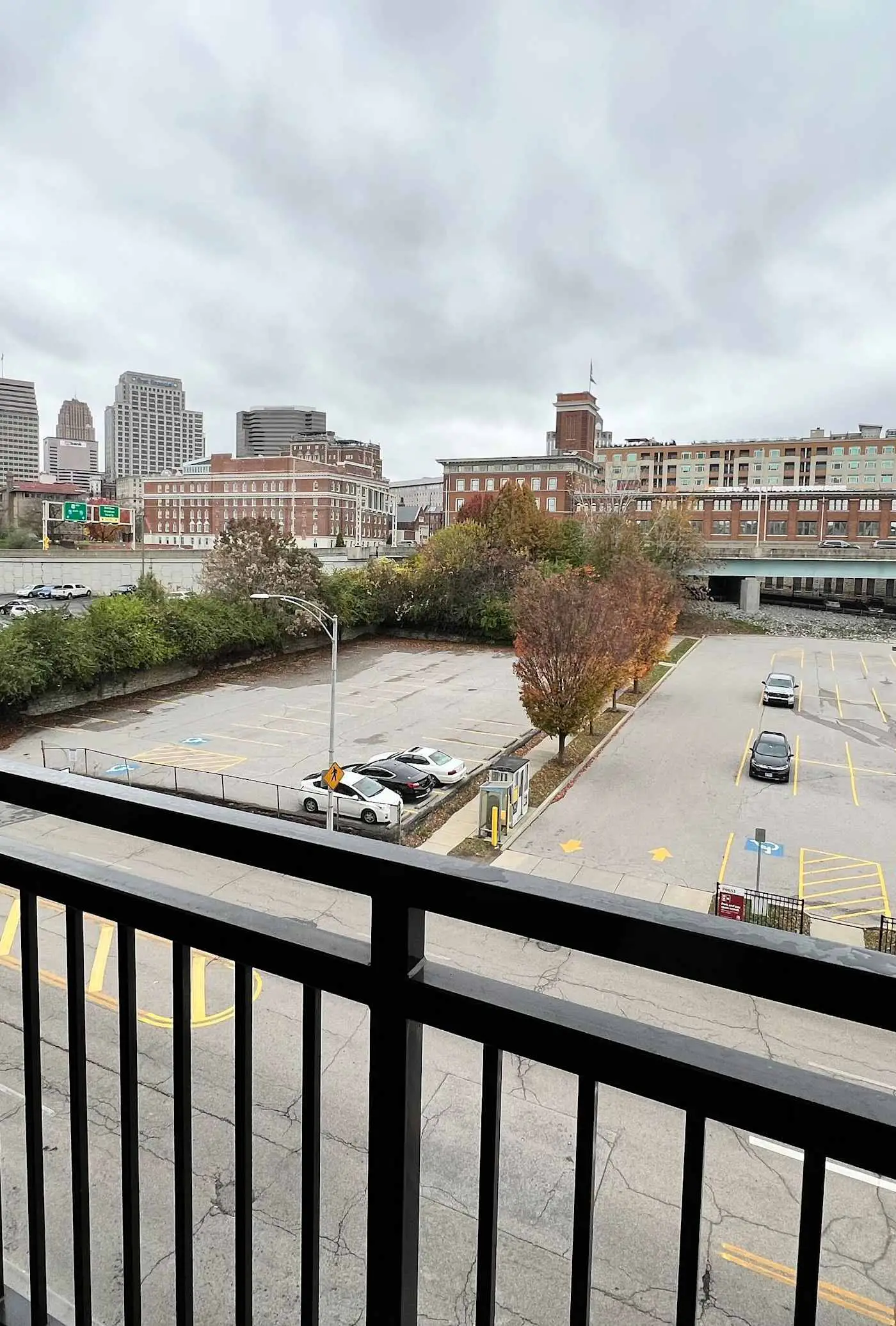 Cozysuites ArtCincy 2BR in Downtown Cincinnati