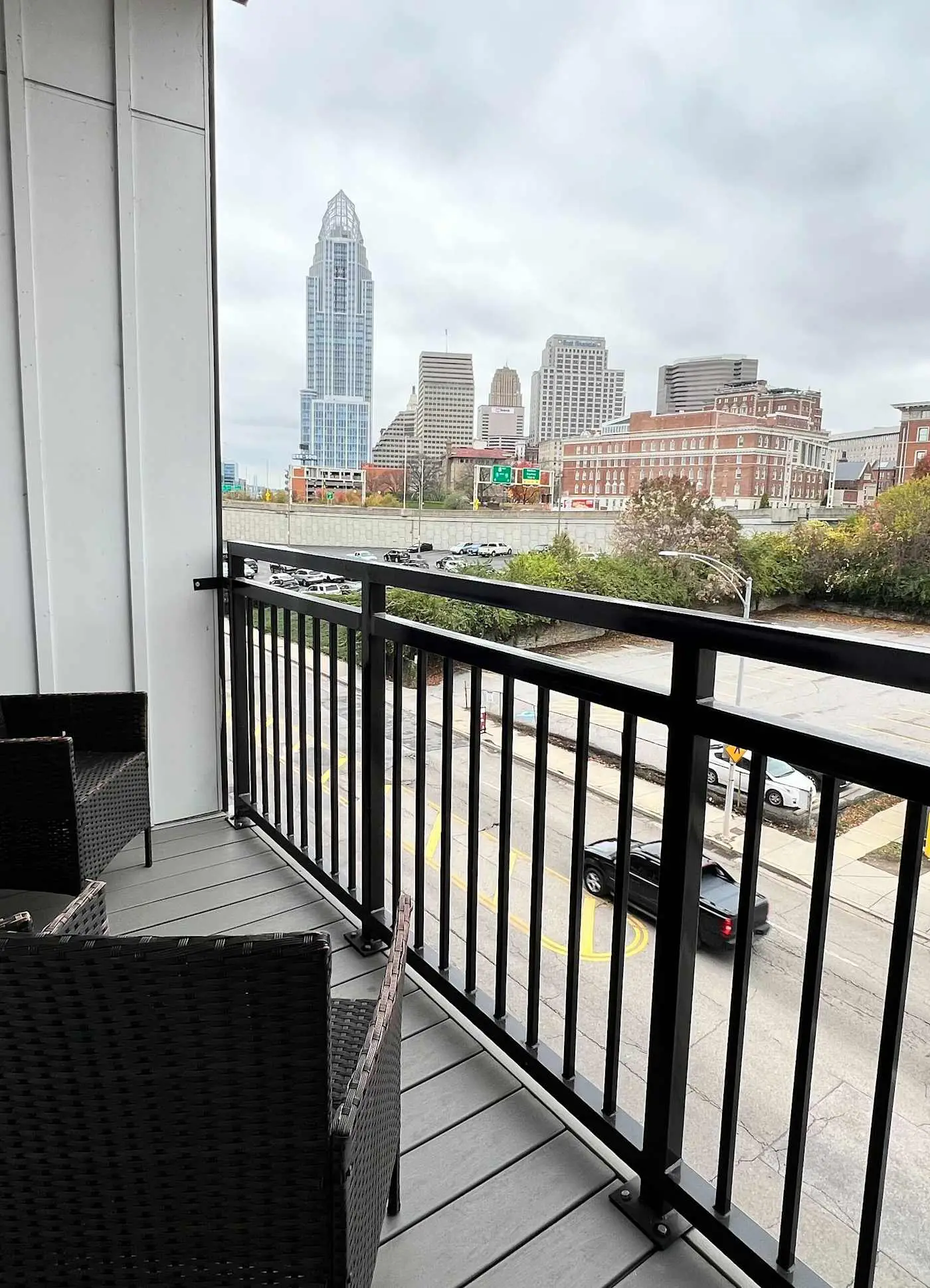 Cozysuites ArtCincy 2BR in Downtown Cincinnati
