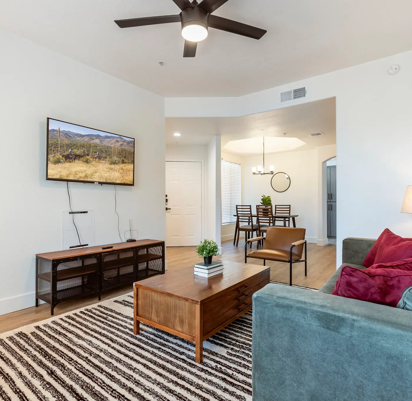 CozySuites 1BR/1BA at Kierland Commons with pool
