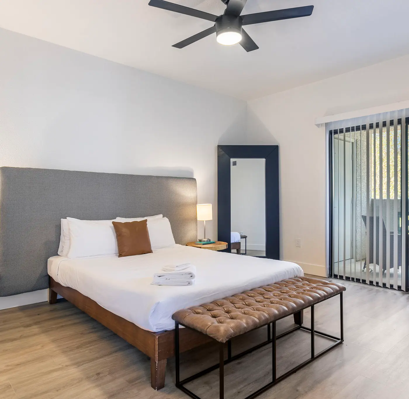CozySuites 1BR/1BA at Kierland Commons with pool