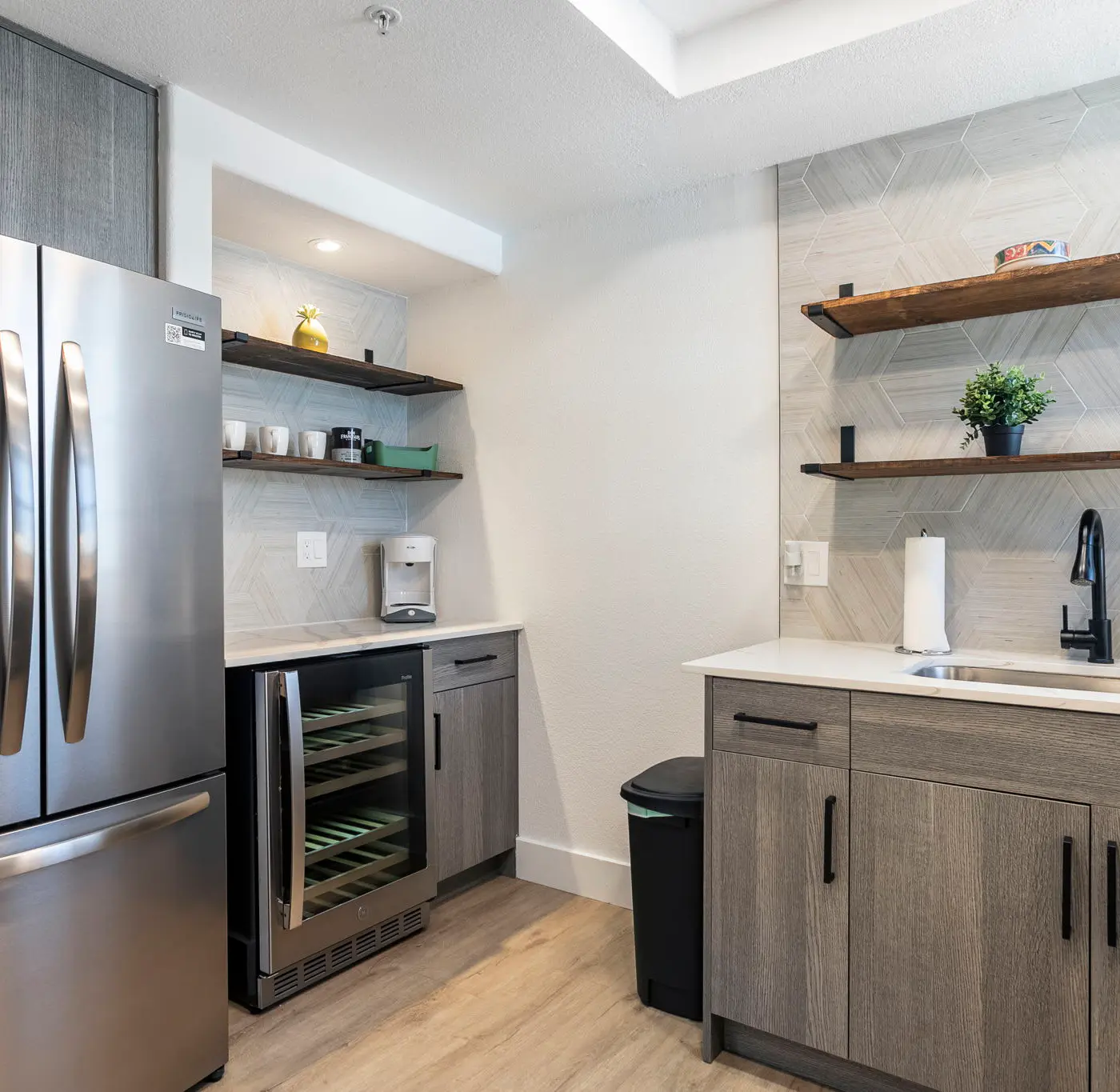 CozySuites 1BR/1BA at Kierland Commons with pool